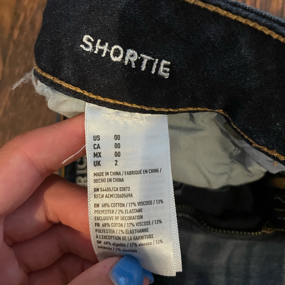 Shorts - Picture 3 of 3